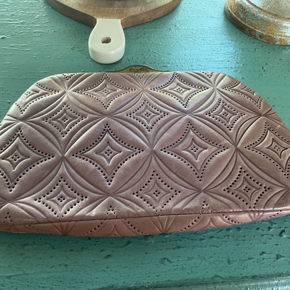 FOSSIL MUTED LAVENDER STAMPED LEATHER CLUTCH “EUC” - Picture 16 of 16